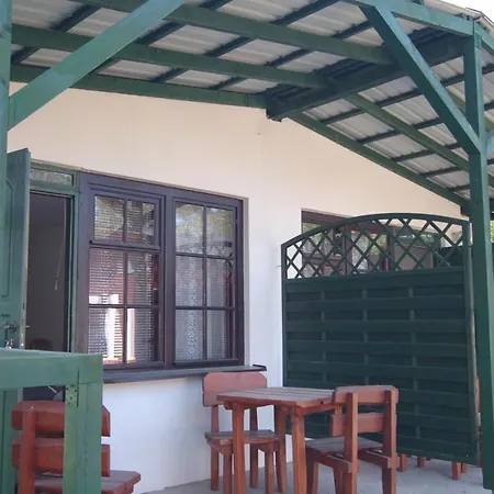 Osrodek Wczasowy Wodnik オストロボ