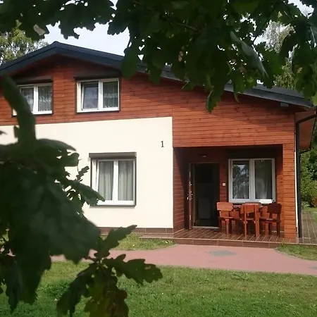 Osrodek Wczasowy Wodnik オストロボ