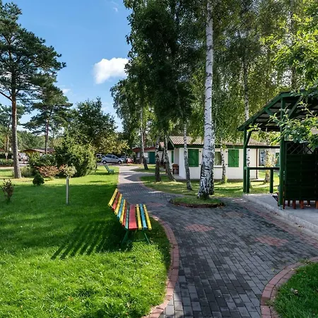 Osrodek Wczasowy Wodnik 3* オストロボ