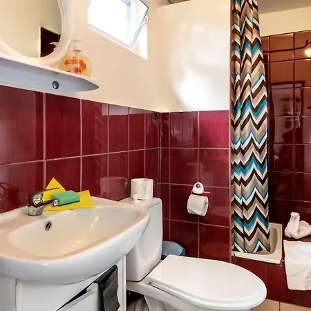 Osrodek Wczasowy Wodnik 3* オストロボ