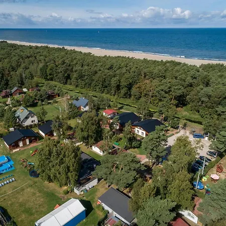 Osrodek Wczasowy Wodnik ホリデーパーク オストロボ